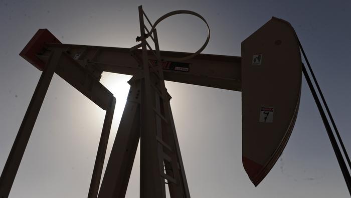 Crude Oil Price Under the Pump Despite US Dollar Sliding. Fresh lows for WTI?
