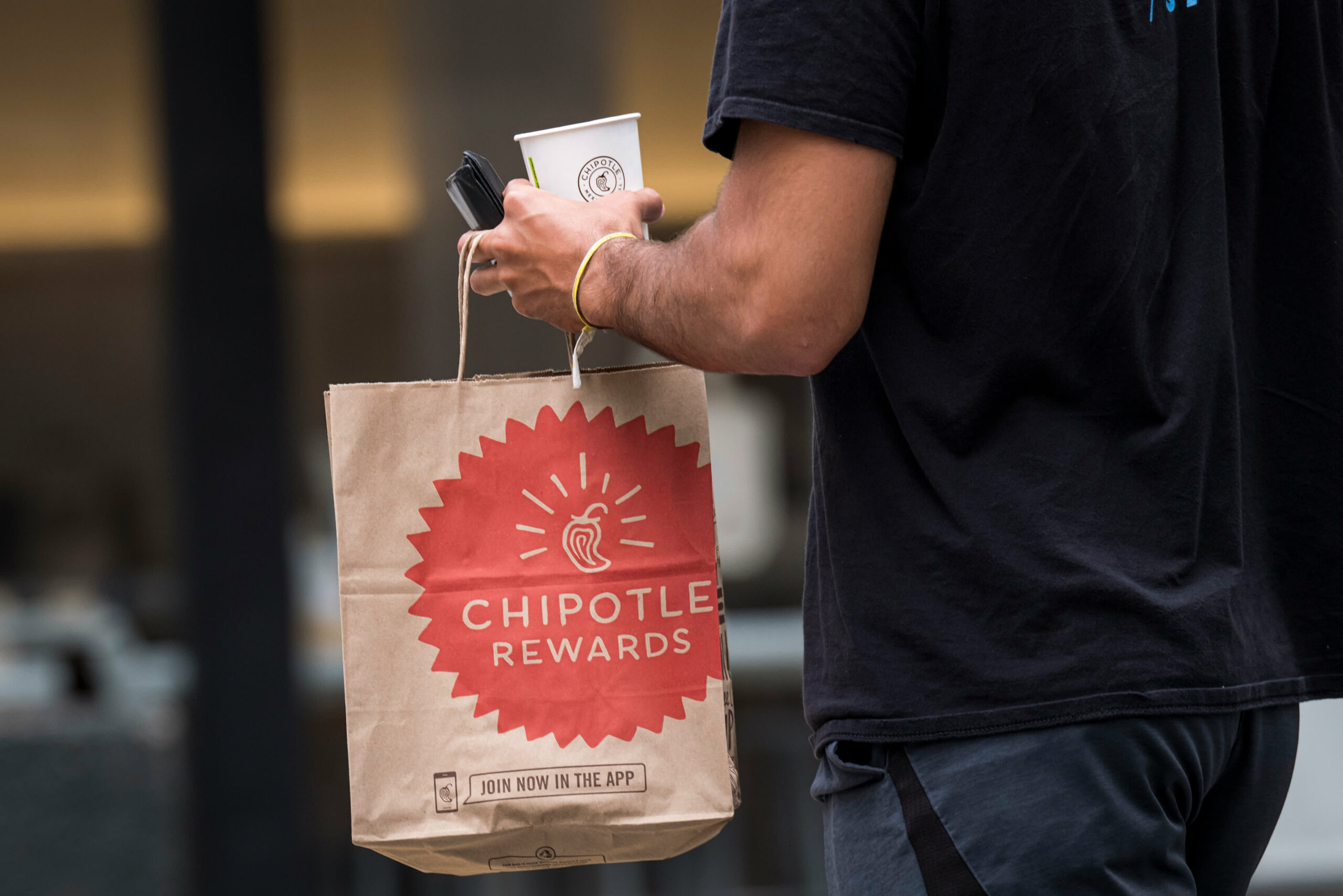 Chipotle Mexican Grill (CMG) Q3 2021 earnings beat