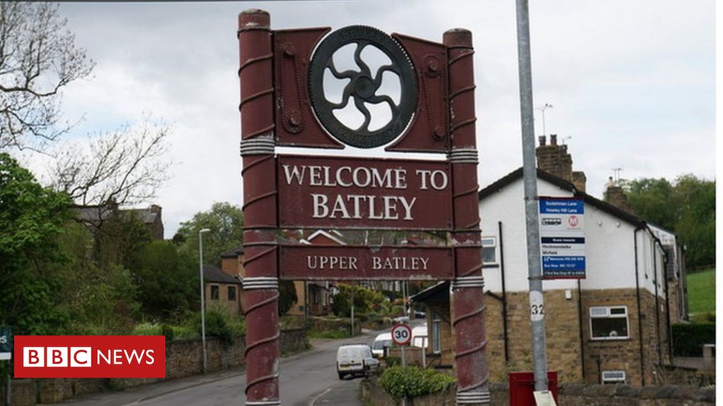 Batley and Spen by-election: Polls open as 16 candidates vie for seat