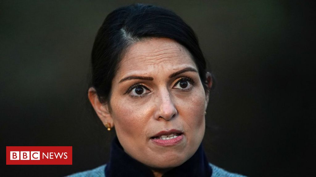 Police Federation says it has no confidence in Patel amid pay row