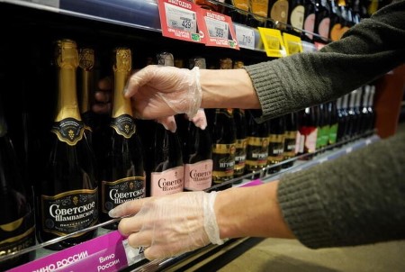 French champagne maker: we will not let Russia water down our model