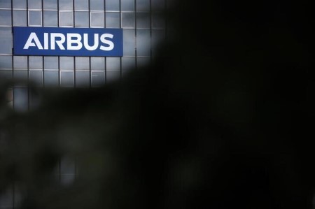 ANALYSIS-Airbus manufacturing plans expose technique rift with engine makers