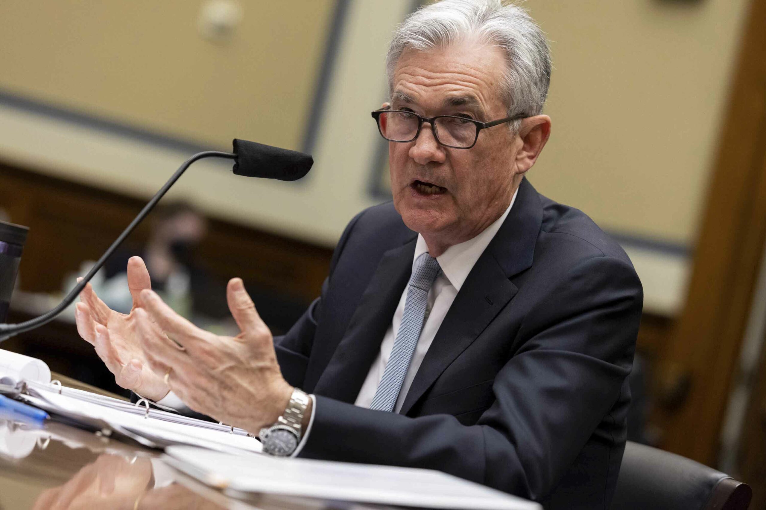 Fed’s Powell feels warmth from all sides as inflation spikes