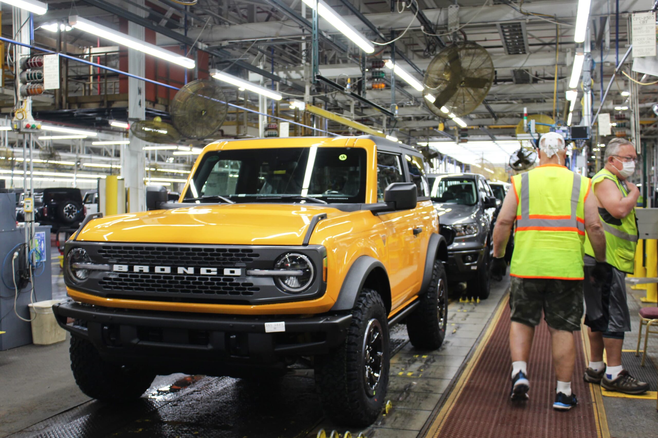 Manufacturing points to delay Ford Bronco and Mustang Mach-E deliveries