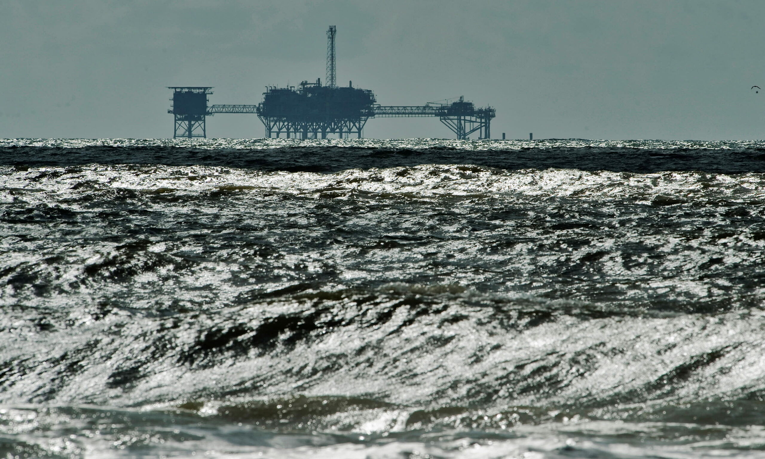 Oil corporations minimize U.S. Gulf of Mexico output by 91% forward of Hurricane Ida