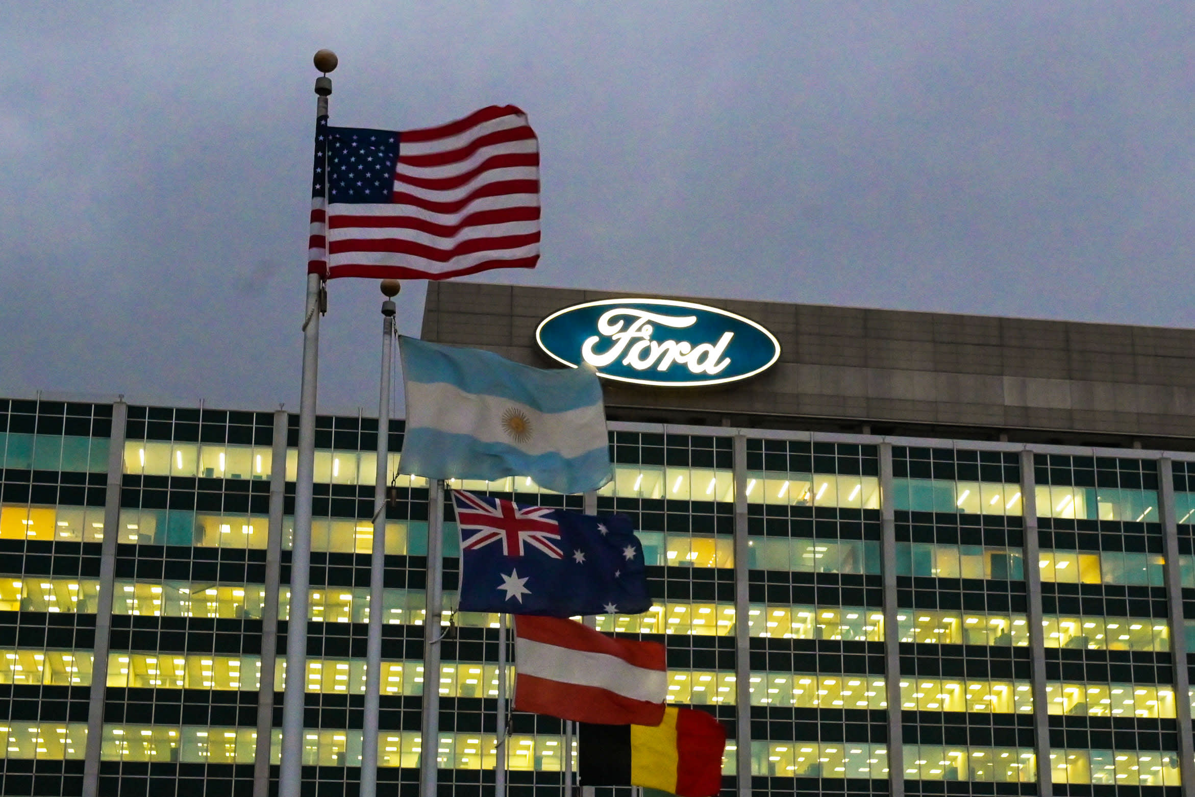 Ford presents voluntary buyout program for 1,000 U.S. workers