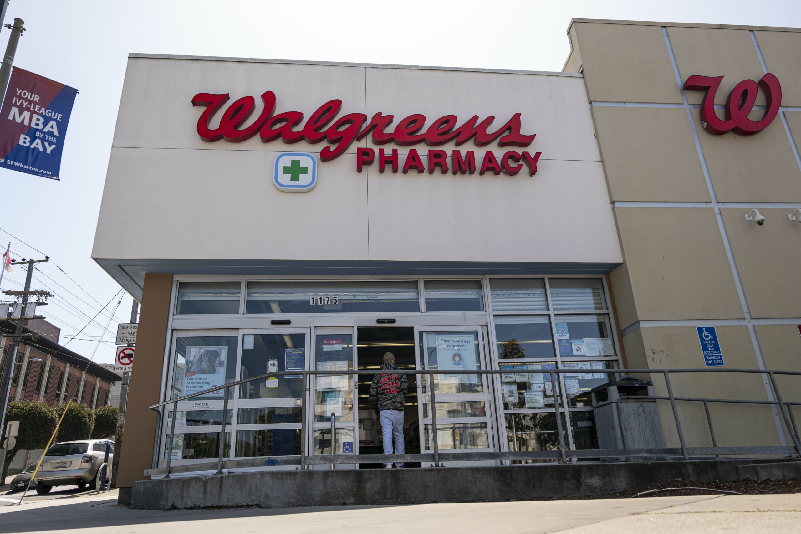Walgreens to lift wages for hourly staff to $15 by November 2022