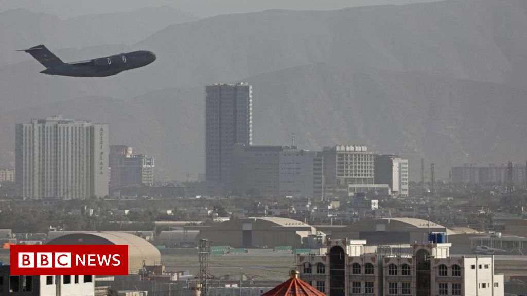 Afghanistan: British nationals killed in Kabul airport assault