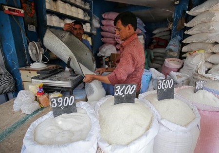 EXCLUSIVE-India more likely to withdraw sugar export subsidies from new season