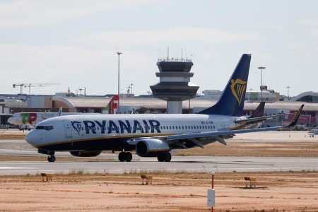 Robust bookings maintain Ryanair on target to hit targets, says CEO