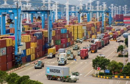China’s Meishan terminal at Ningbo port resumes operations