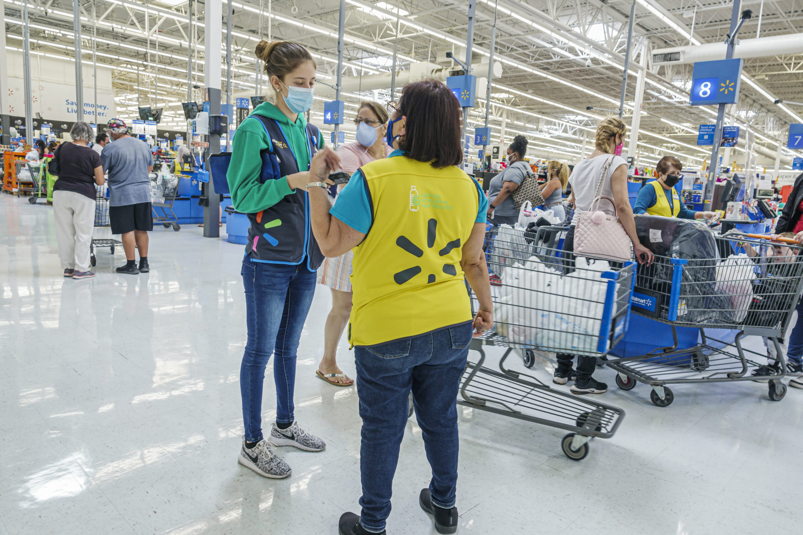 Walmart hikes hourly pay by $1 for over 550,000 employees