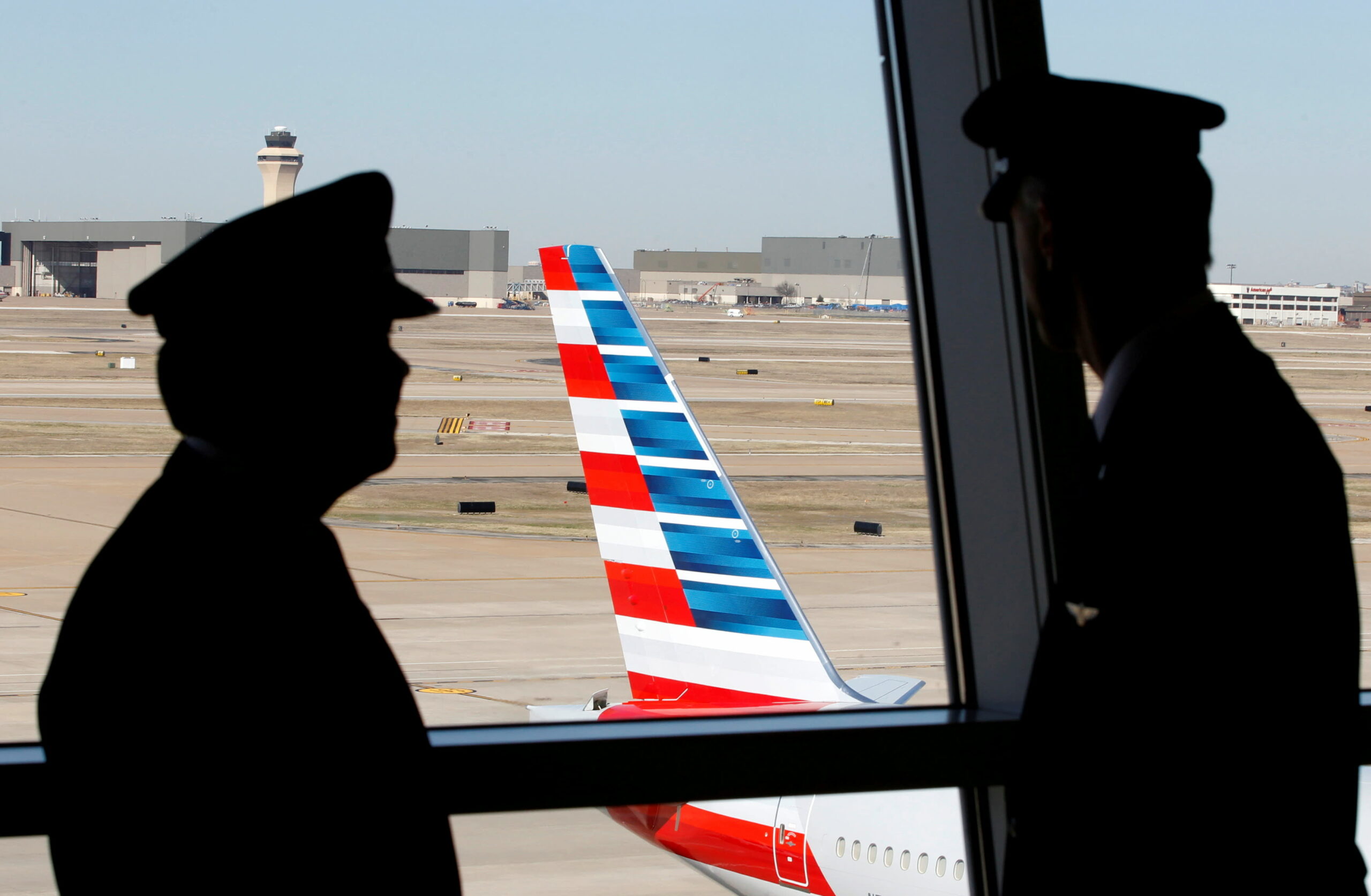American Airlines pilots want managers replaced over flight disruptions