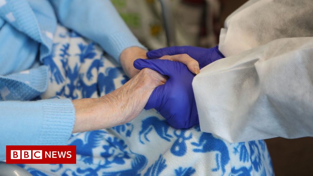 Social care: PM to unveil overhaul of sector in England