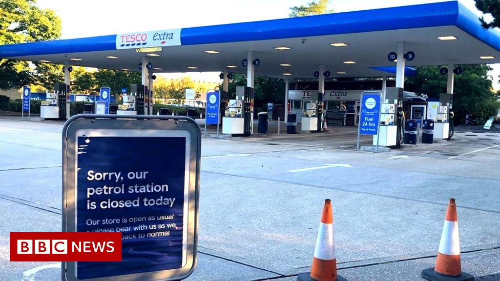 Petrol station closures spark lorry driver row