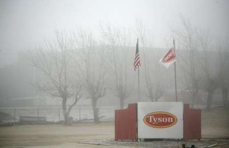 Tyson Meals, unions strike deal over COVID-19 vaccine mandate