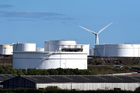 EXPLAINER-Why record high British natgas prices caused a crisis over CO2 supplies