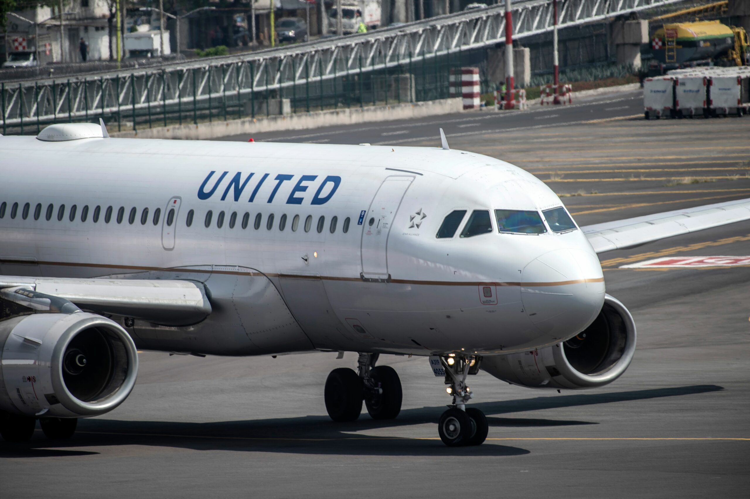 United Airlines (UAL) reports 3Q 21 revenue above expectations
