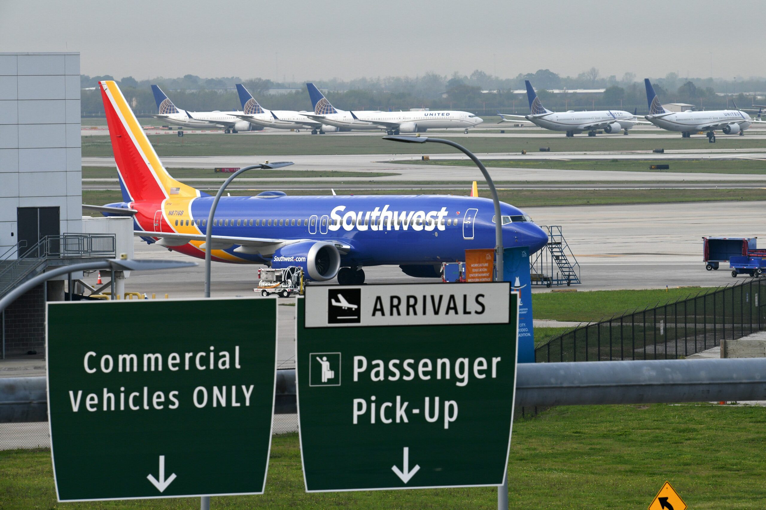 Southwest Airlines cancels 1,000 more flights as disruptions mount Southwest Airlines cancels 1,000 more flights as disruptions mount