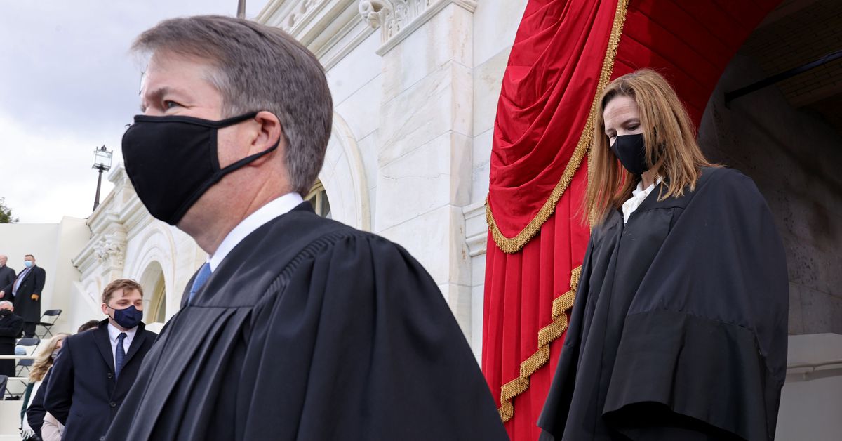Supreme Court: The first big fight over Covid-19 vaccines reaches the justices