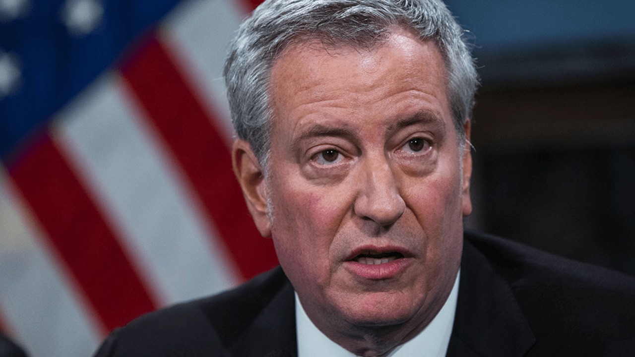 De Blasio announces blanket vaccination mandate for all New York City workers