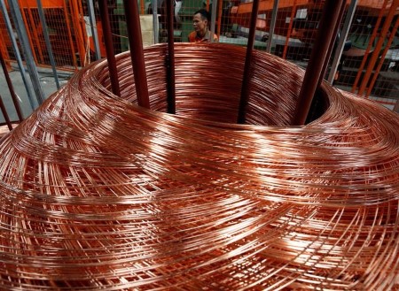 METALS-Copper declines on firm dollar