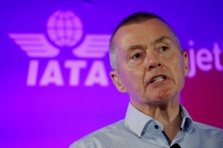 Airlines warn erratic global COVID-19 rules could delay recovery