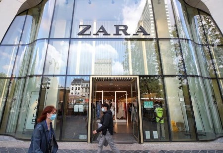 Zara owner to charge for paper bags in Spanish stores in push for reuse