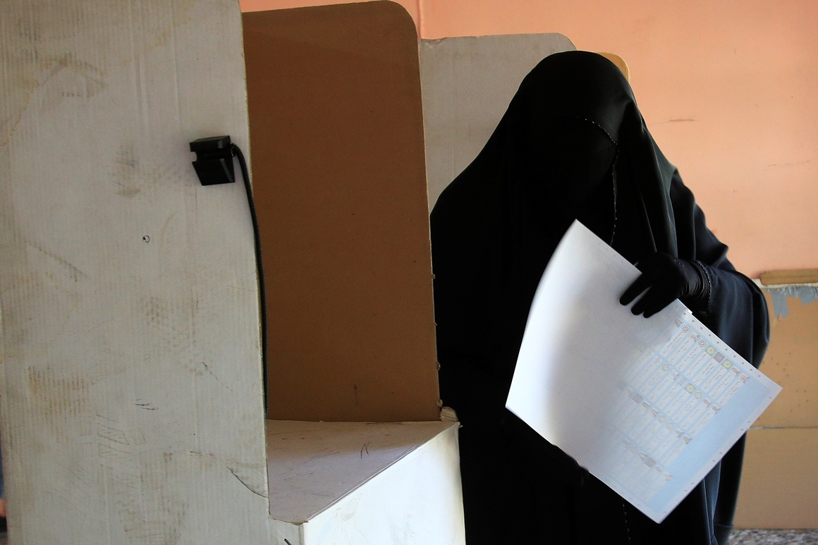 Iraqis vote for new parliament hoping for change