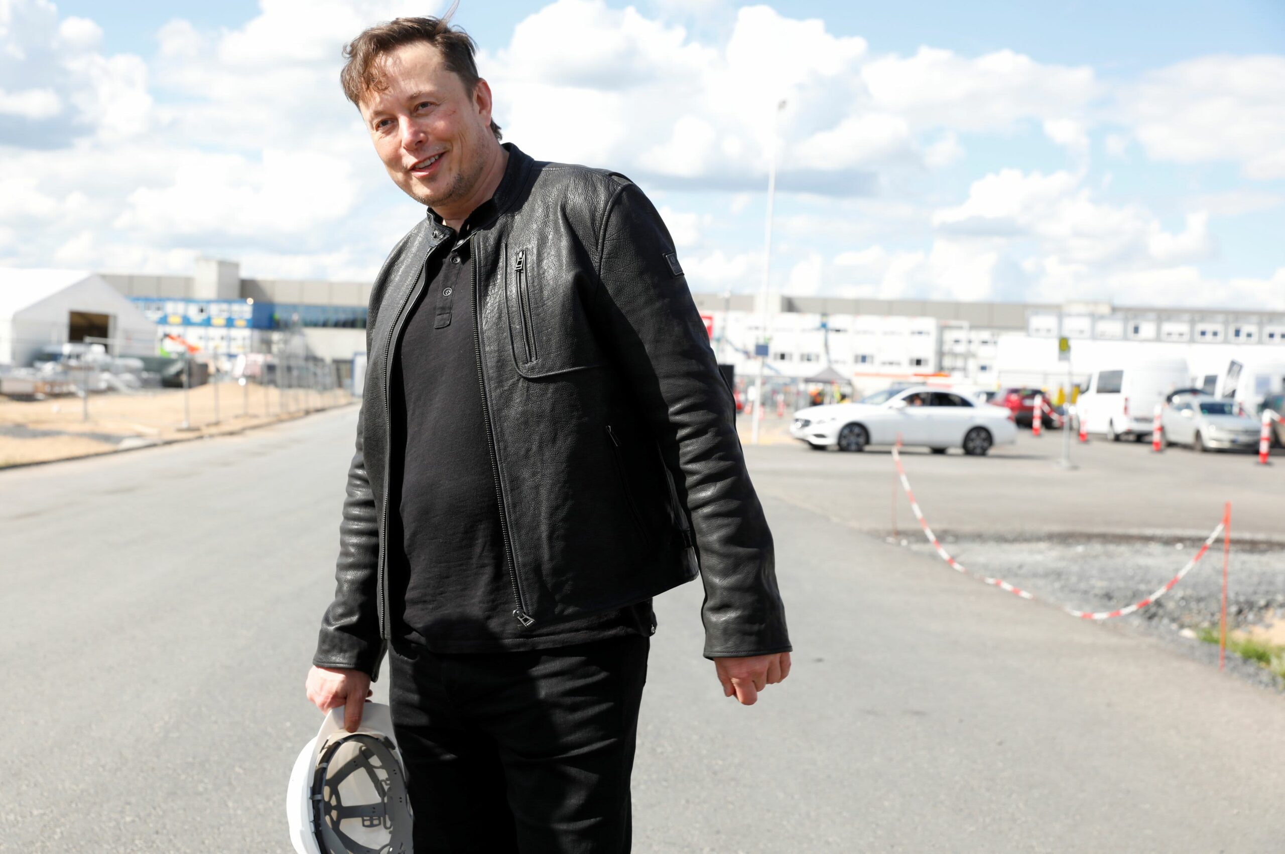 Elon Musk emails at Tesla in October 2021: Music, direct orders