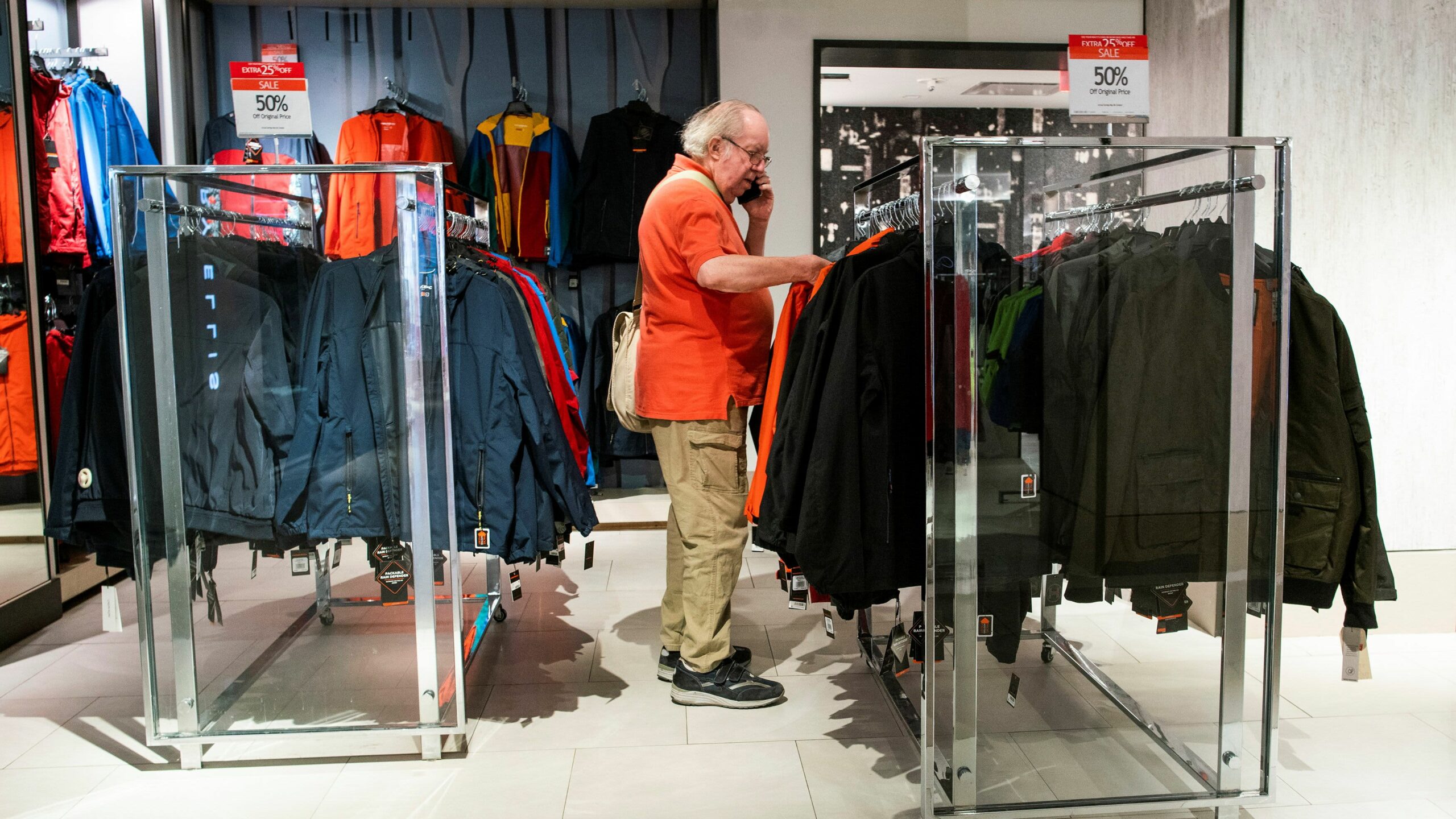 Clothing retailers flex pricing power and Wall Street is rewarding it