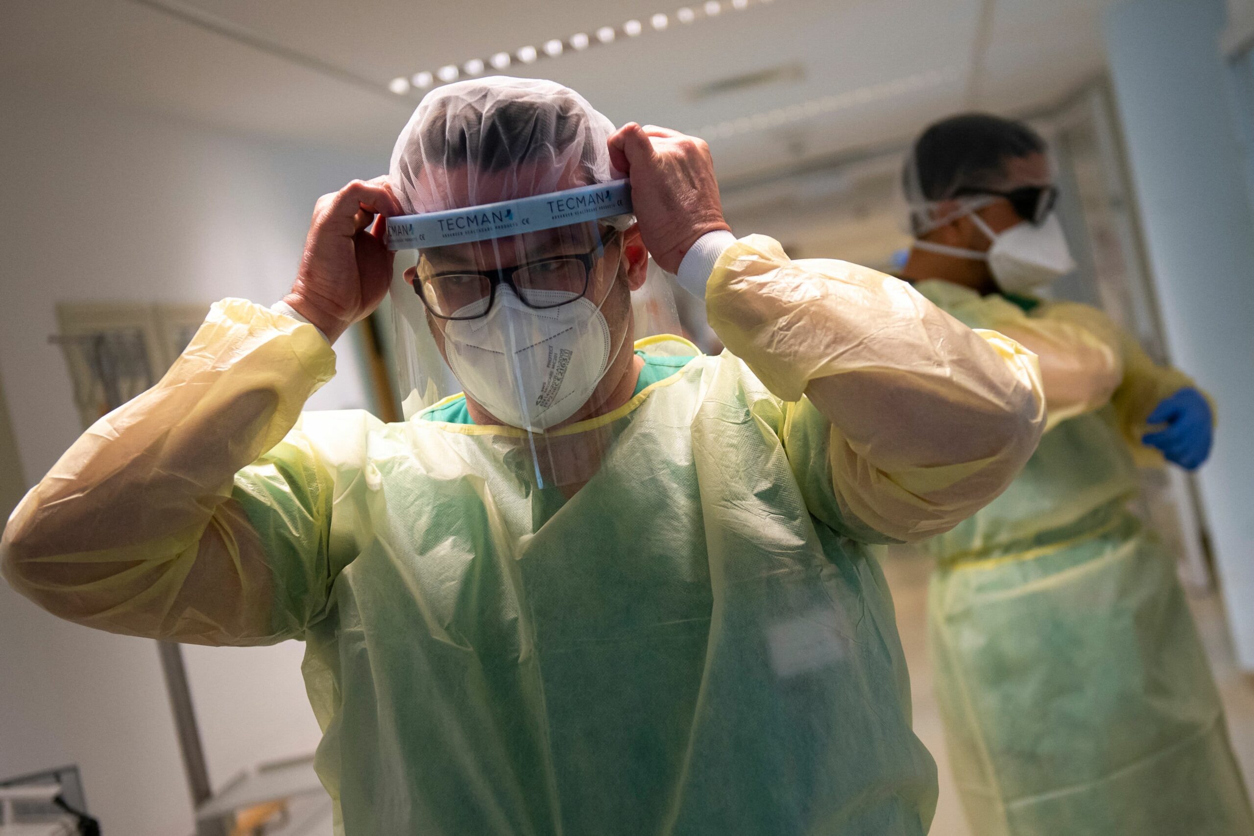 Germany considers a full Covid lockdown and mandatory vaccines