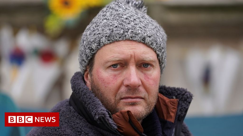 Nazanin Zaghari-Ratcliffe: Husband ending hunger strike after 21 days