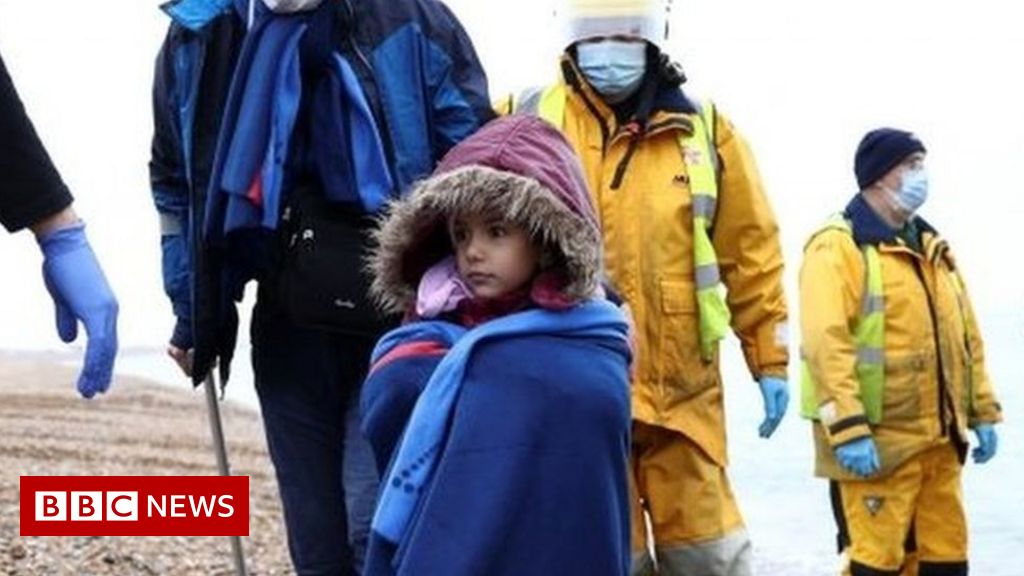 Channel migrants: Johnson under pressure to reduce small boat crossings