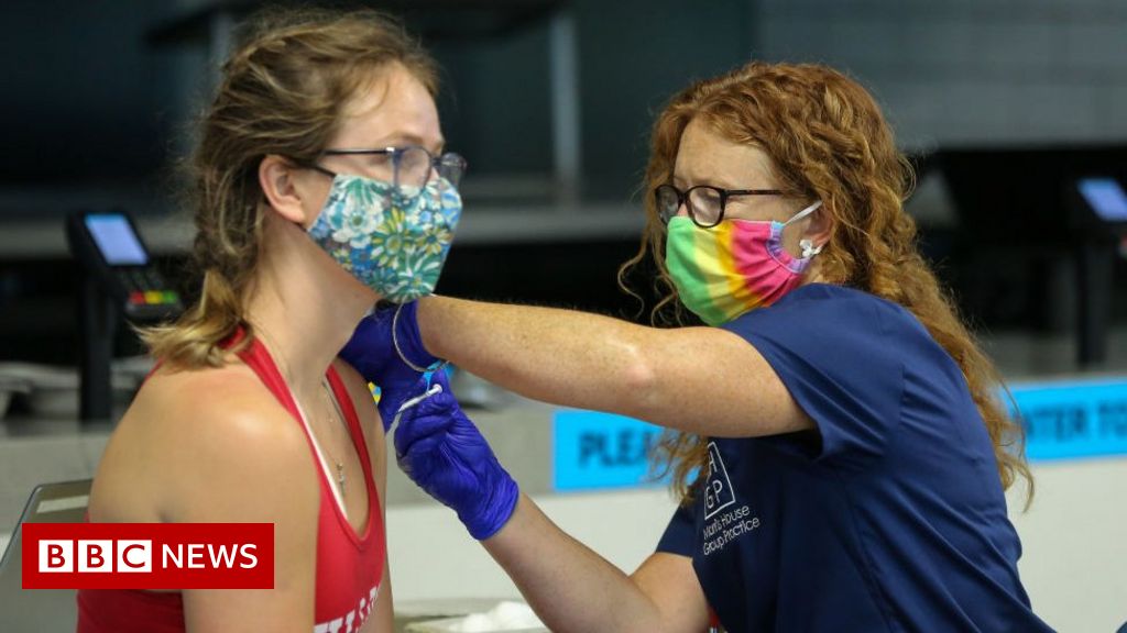 Covid: All UK adults should get booster, say advisers
