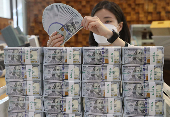 S. Korea’s FX reserves climb to new high for the fourth month in Oct