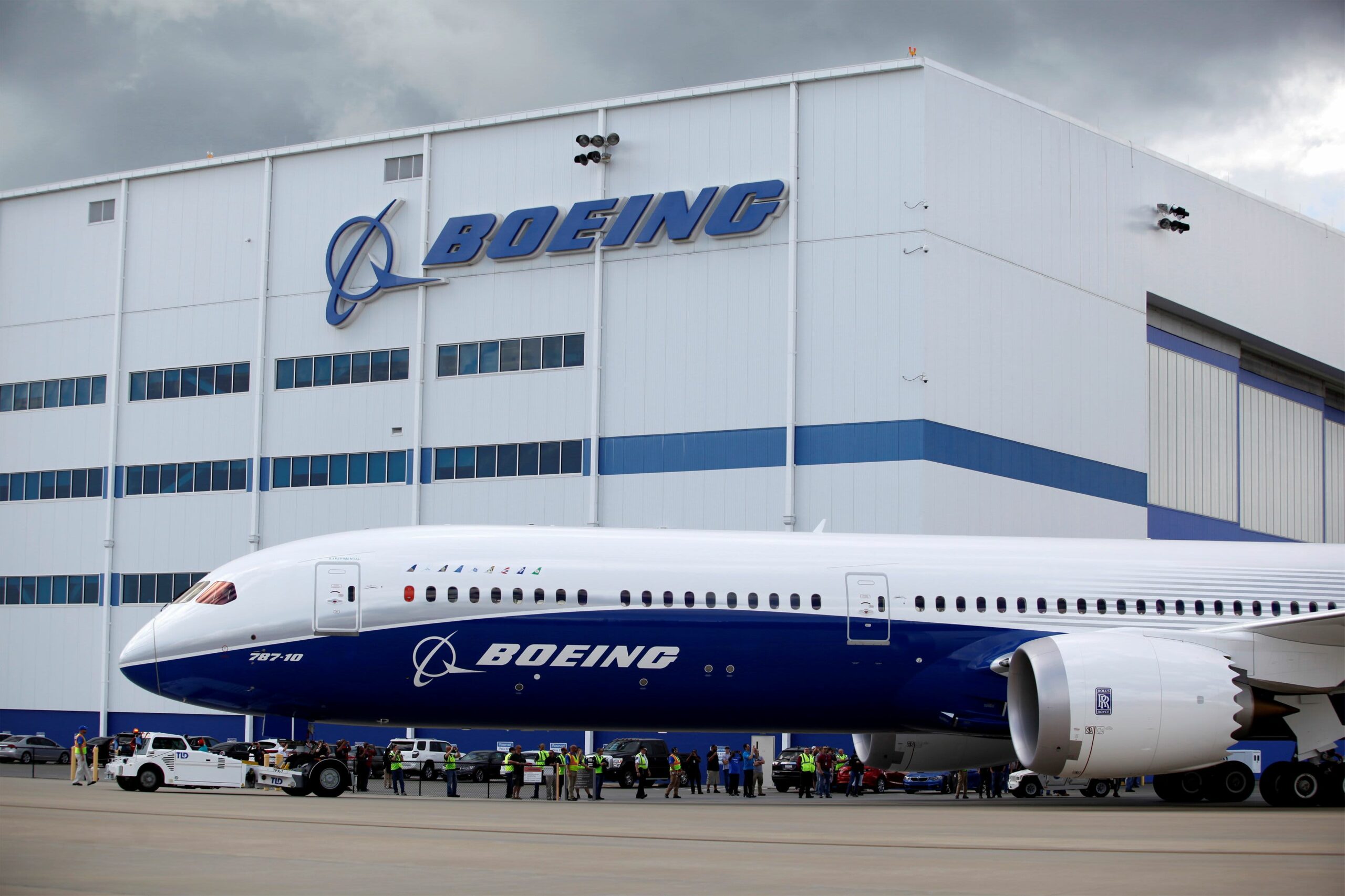 Stick with Boeing as long-term prospects remain bright