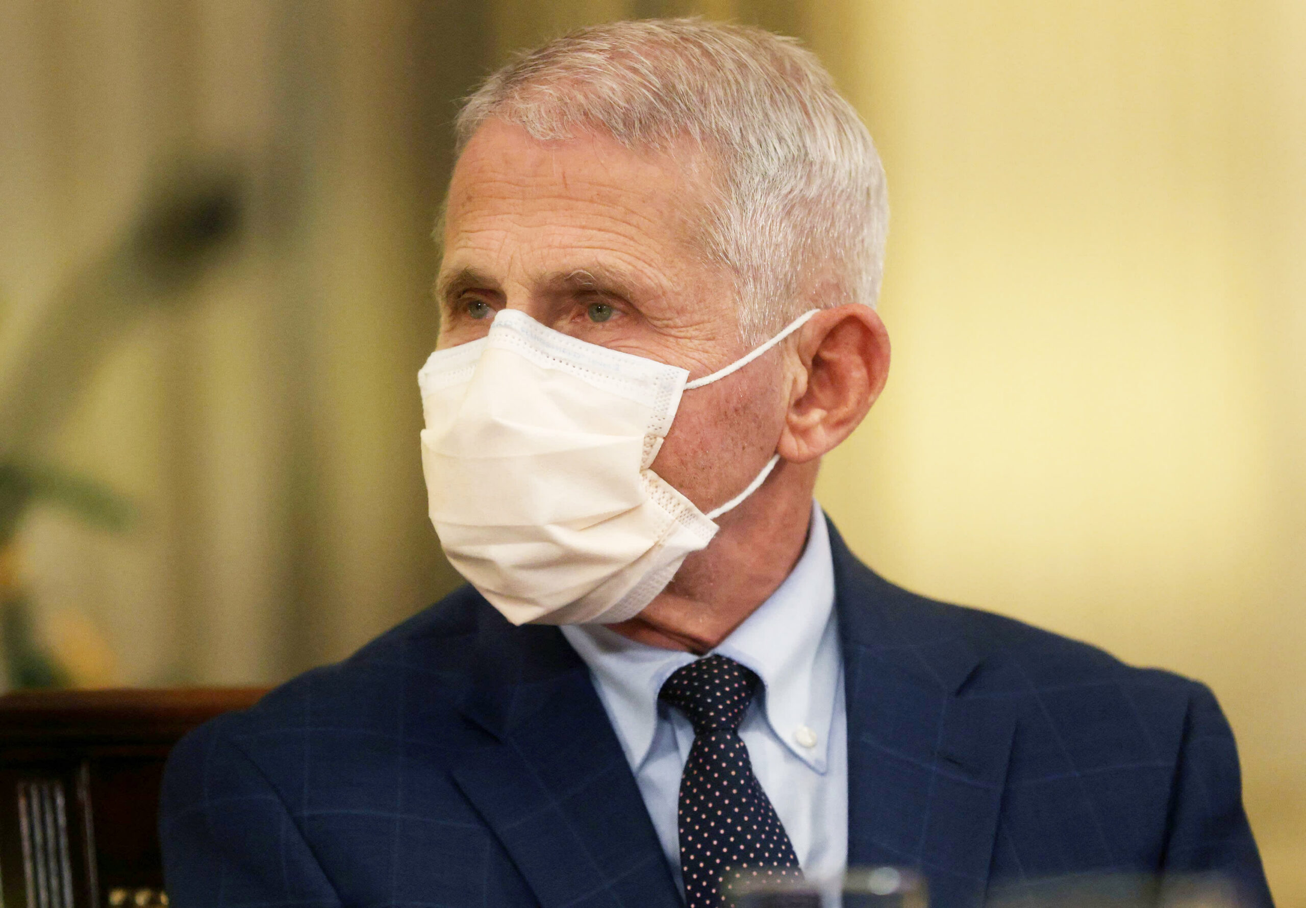 U.S. is considering recommending that individuals exposed to Covid end isolation if they’ve tested negative for the virus after five days, Dr. Fauci says