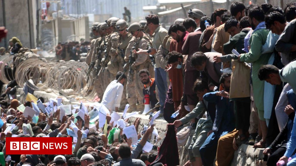 Afghanistan: Foreign Office chaotic during Kabul evacuation – whistleblower
