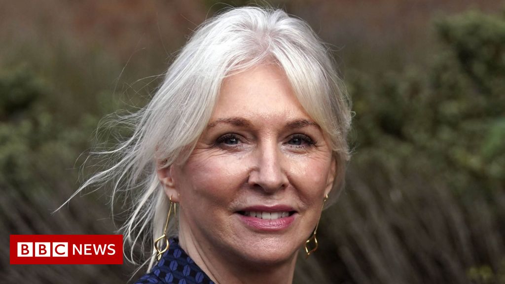 Nadine Dorries booted from Conservative WhatsApp group for praising PM