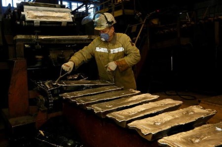 METALS-Shangahi aluminium scales over 2-week peak on tight supply