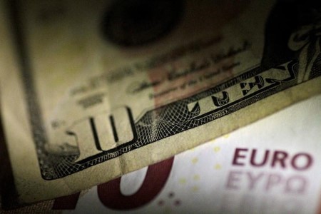 FOREX-Dollar edges down as risk-sensitive currencies advance