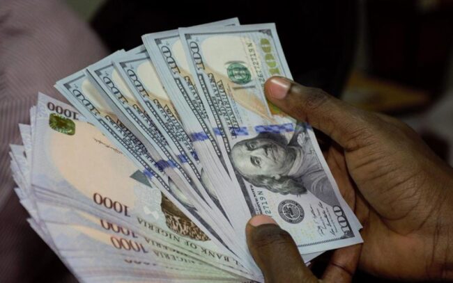 Naira tumbles to N435/$1 at official market as CBN adjusts forex rate