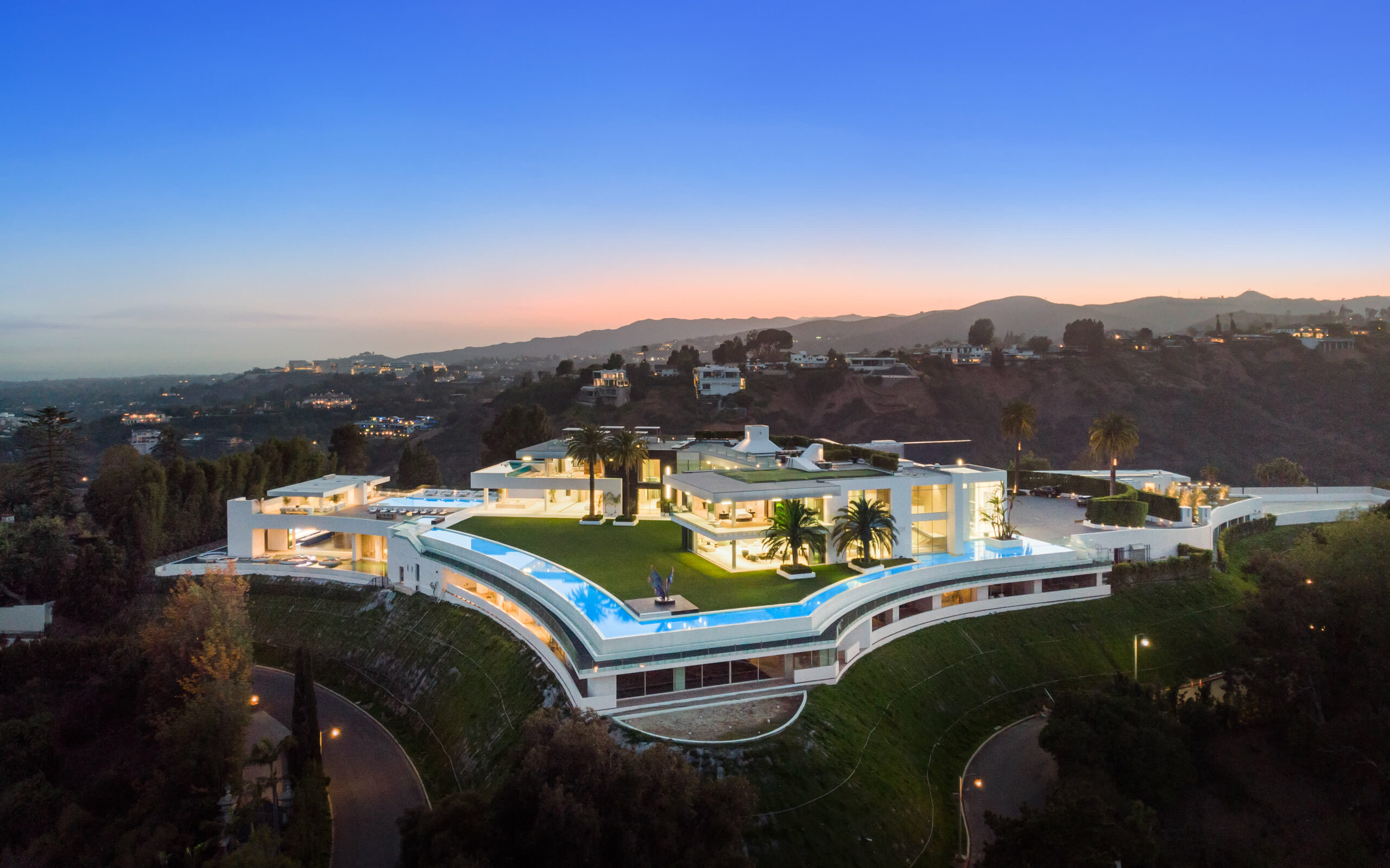 Most expensive home in America lists for $295 million, may head to auction