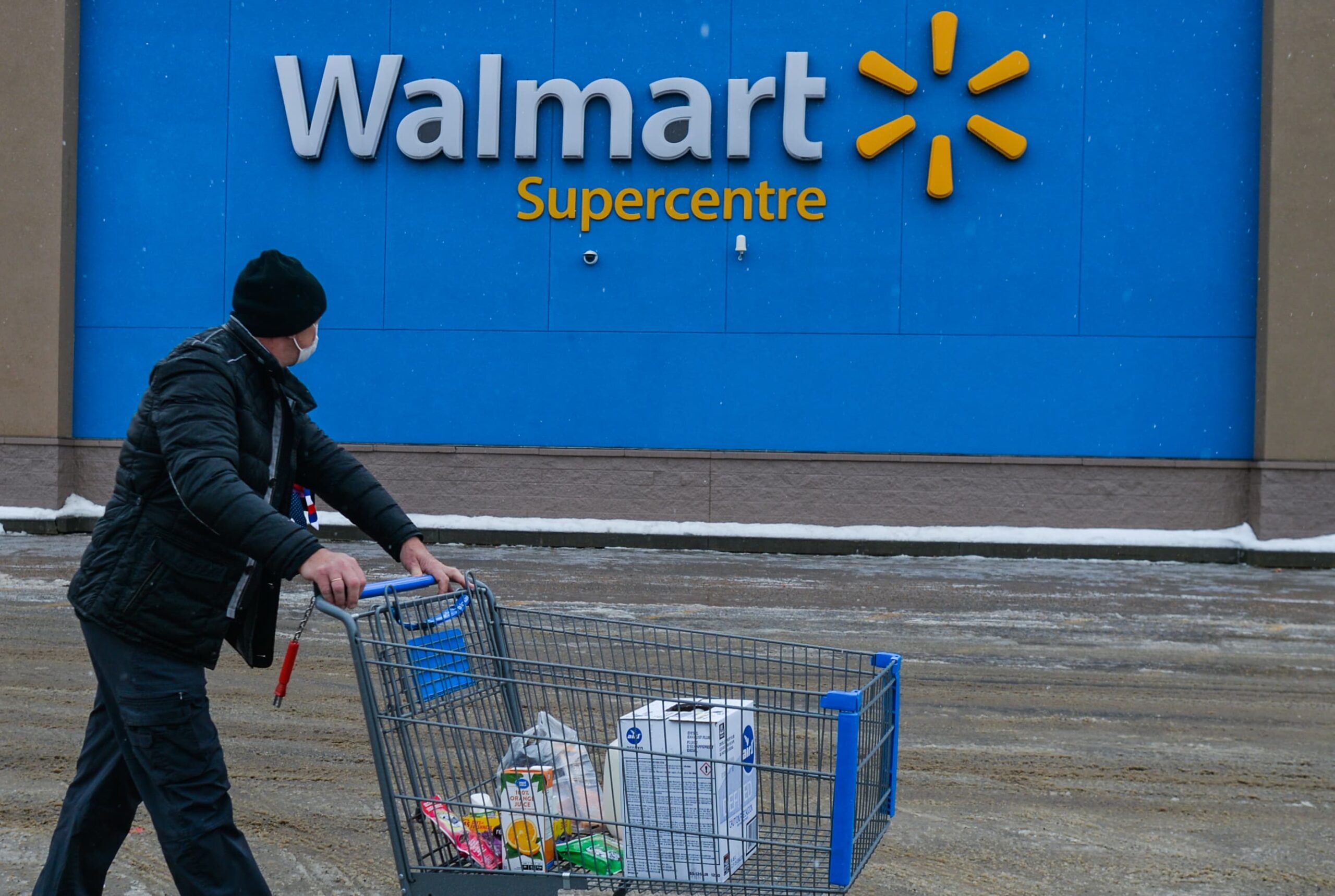Cramer's Investing Club: We're trimming our Walmart holding to boost cash in volatile market
