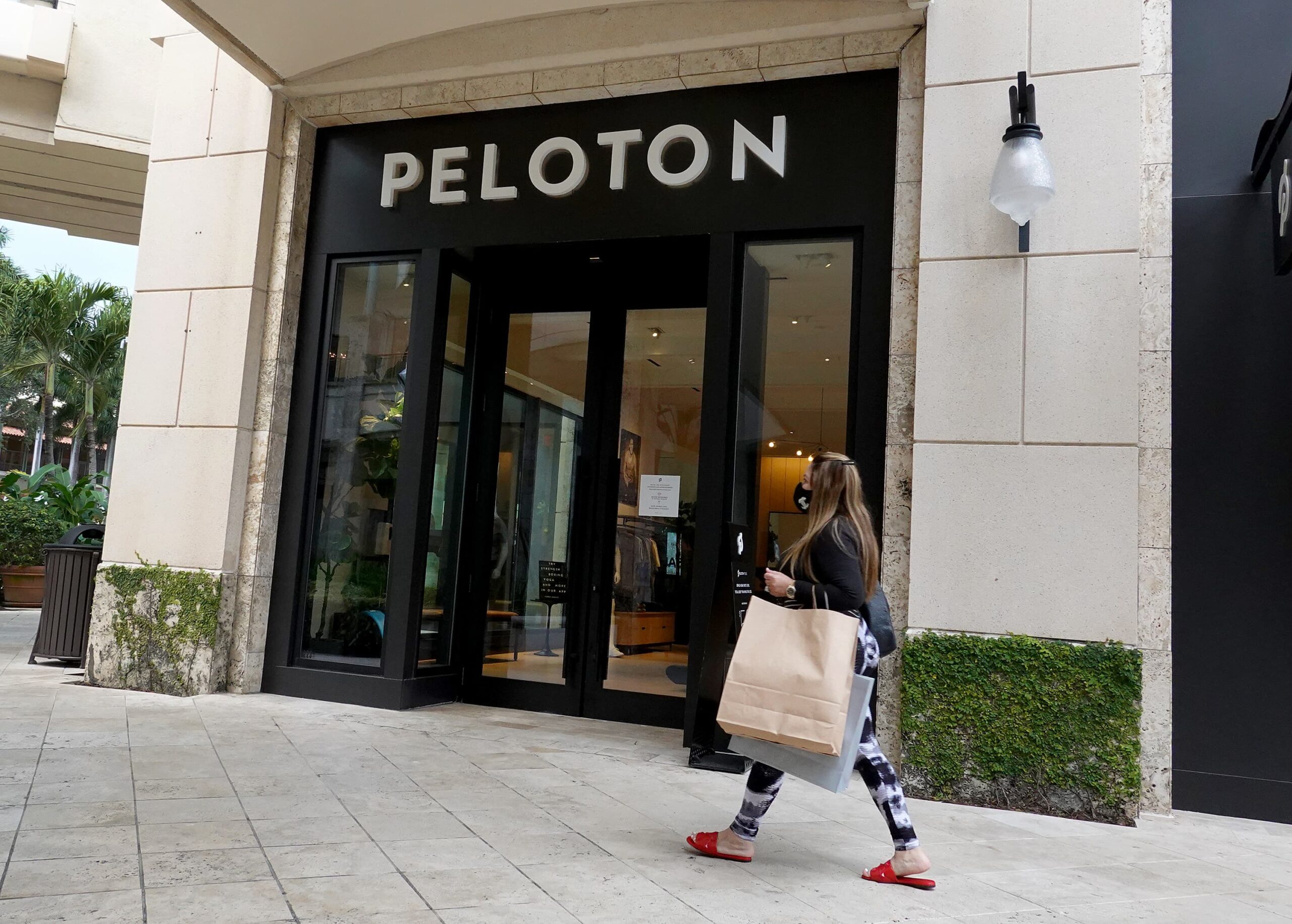 Activist investor Blackwells to call on Peloton to fire CEO, explore sale