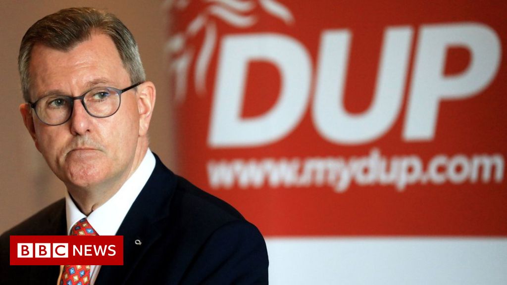 NI Protocol: DUP pauses collapse threat ahead of protocol talks