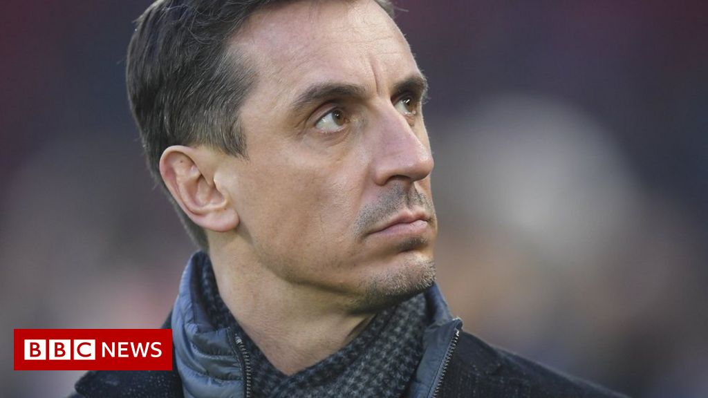 Gary Neville: Ex-England footballer joins Labour Party