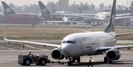 Aeromexico halts some flights as COVID-19 ‘domino effect’ hits crews -union
