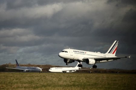 Air France suspends flights to sanctions-hit Mali